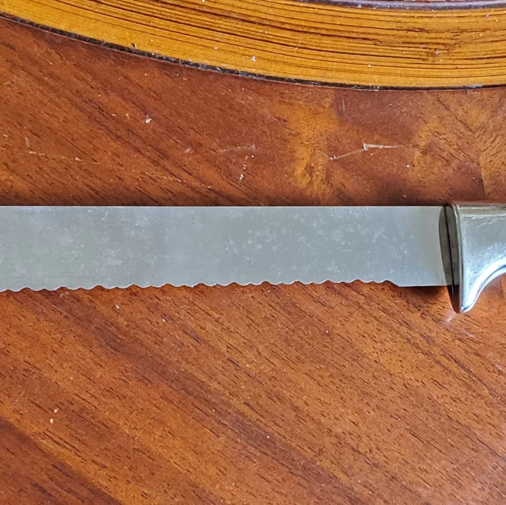 VTG Regent Sheffield England Warwick Cream Handle Bread Knife Leaves 1970s